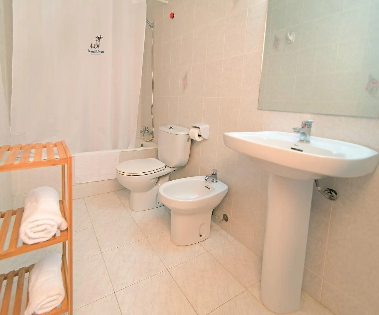 Apartamentos Mar Blanca Cala Blanca  0*, Cala Blanca (Menorca)