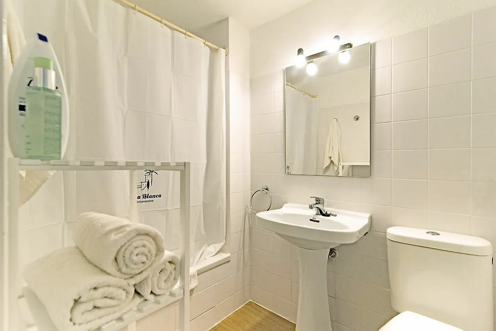 Apartamentos Mar Blanca Cala Blanca  Cala Blanca (Menorca)