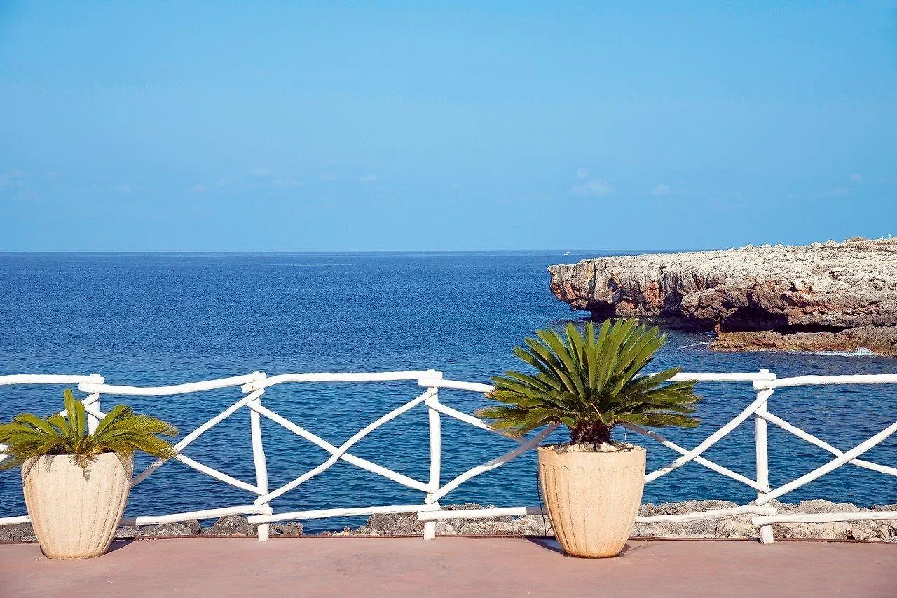 Apartamentos Mar Blanca Cala Blanca