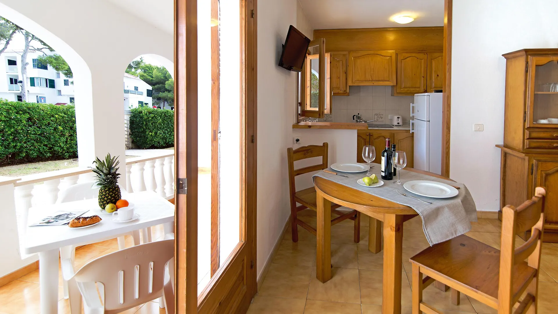 Apartamentos Mar Blanca Cala Blanca